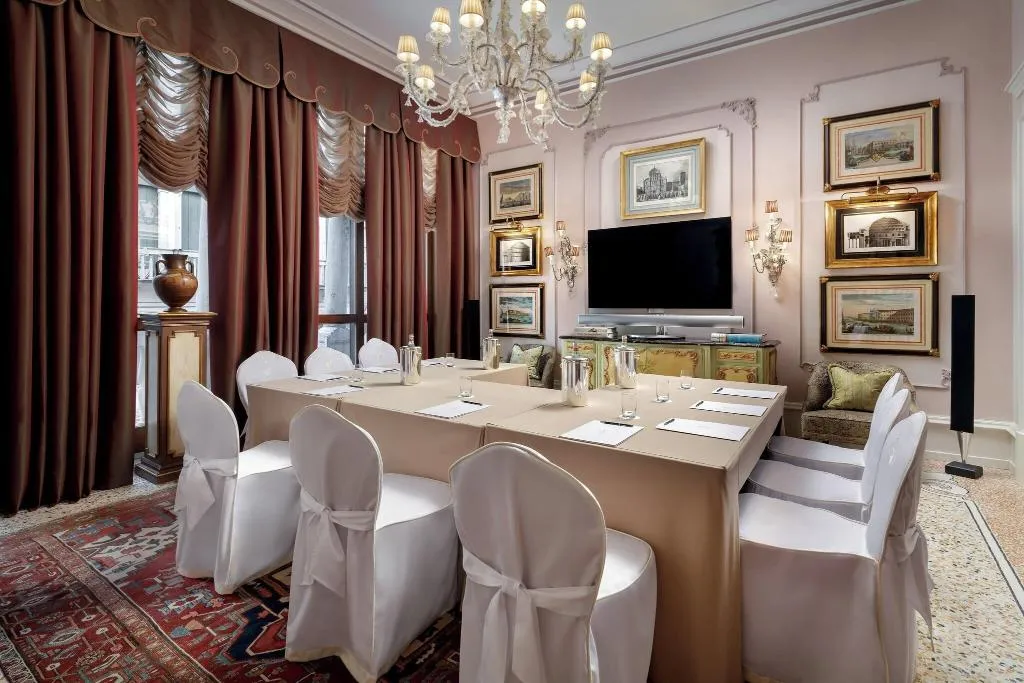SUITE KING SIZE BED Room, The Gritti Palace, a Luxury Collection Hotel, Venice