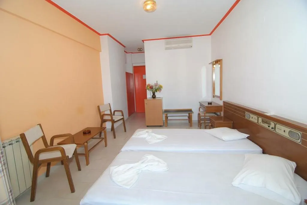 Room, Iris, Kos