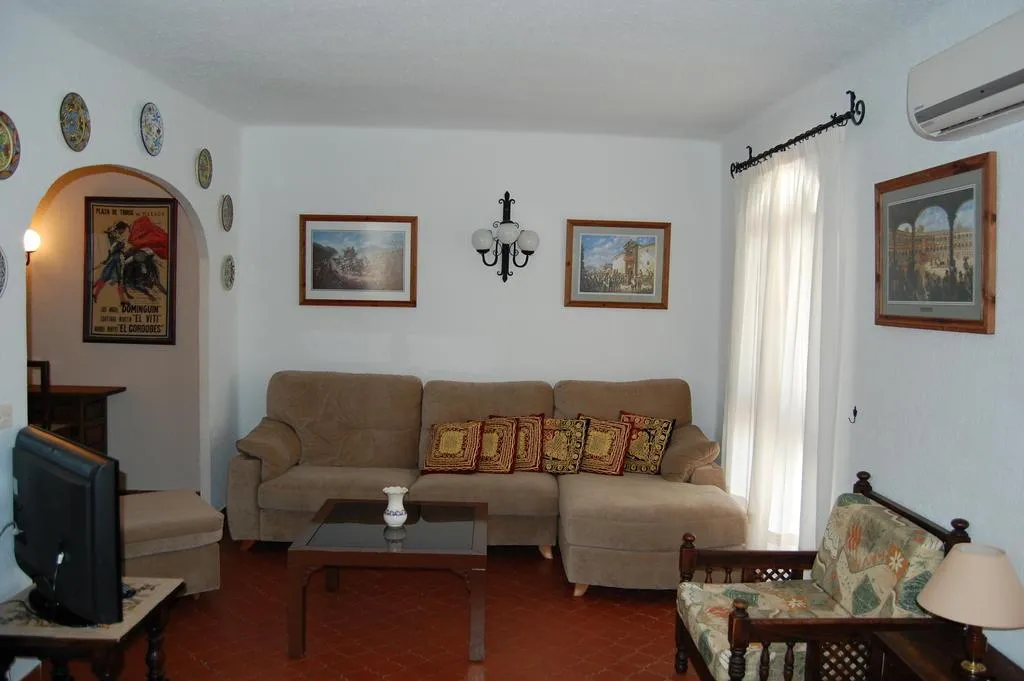 VILLA TWO BEDROOMS Room, El Capistrano, Costa Del Sol