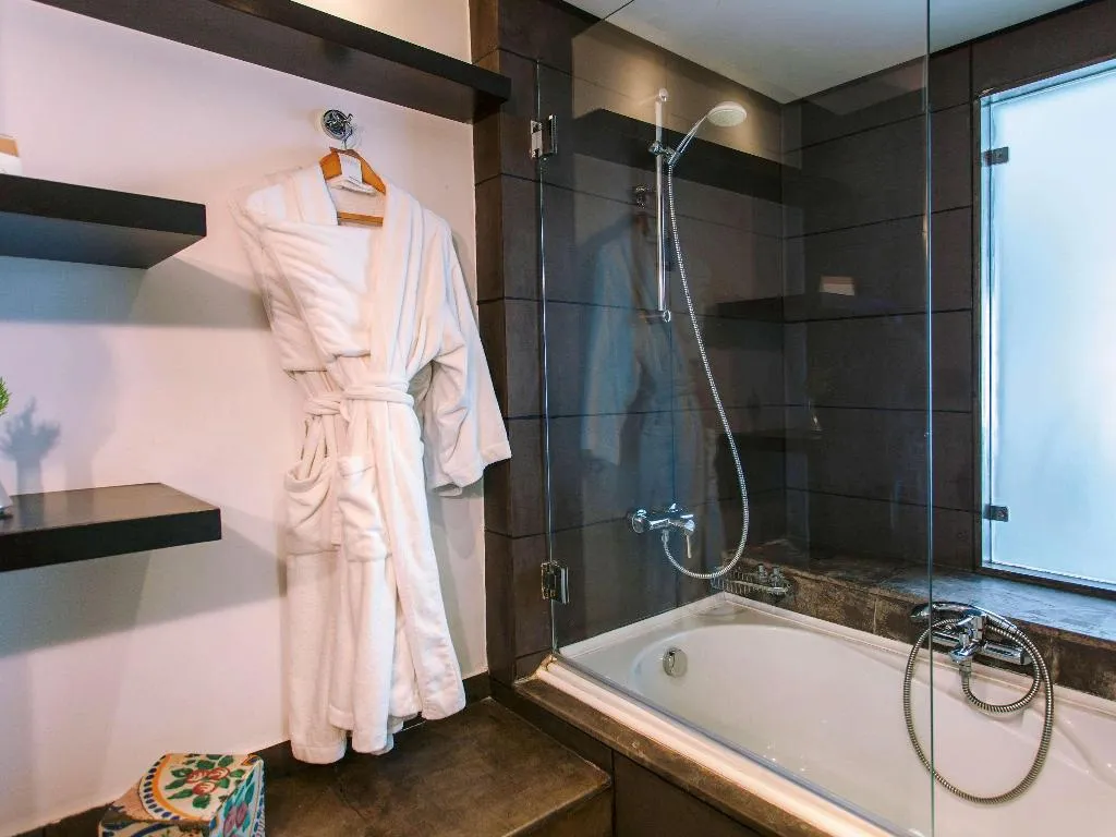 Double or Twin CLASSIC SEA VIEW Room, Movenpick Hotel Gammarth Tunis, Tunisia