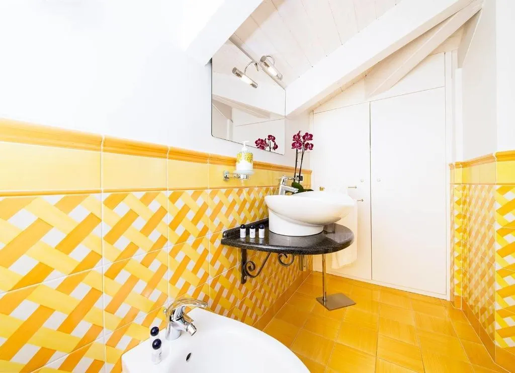 Room, B B Villa Fabiana, Naples