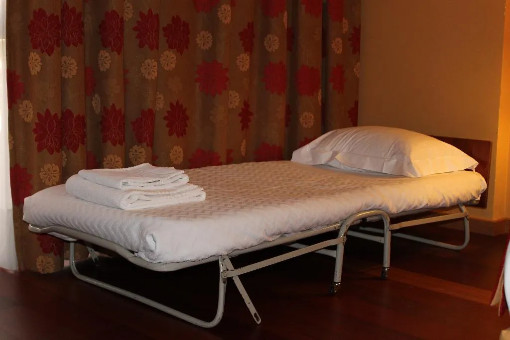 TWIN CAPACITY 3 Room, Leziria Parque Hotel, Lisbon