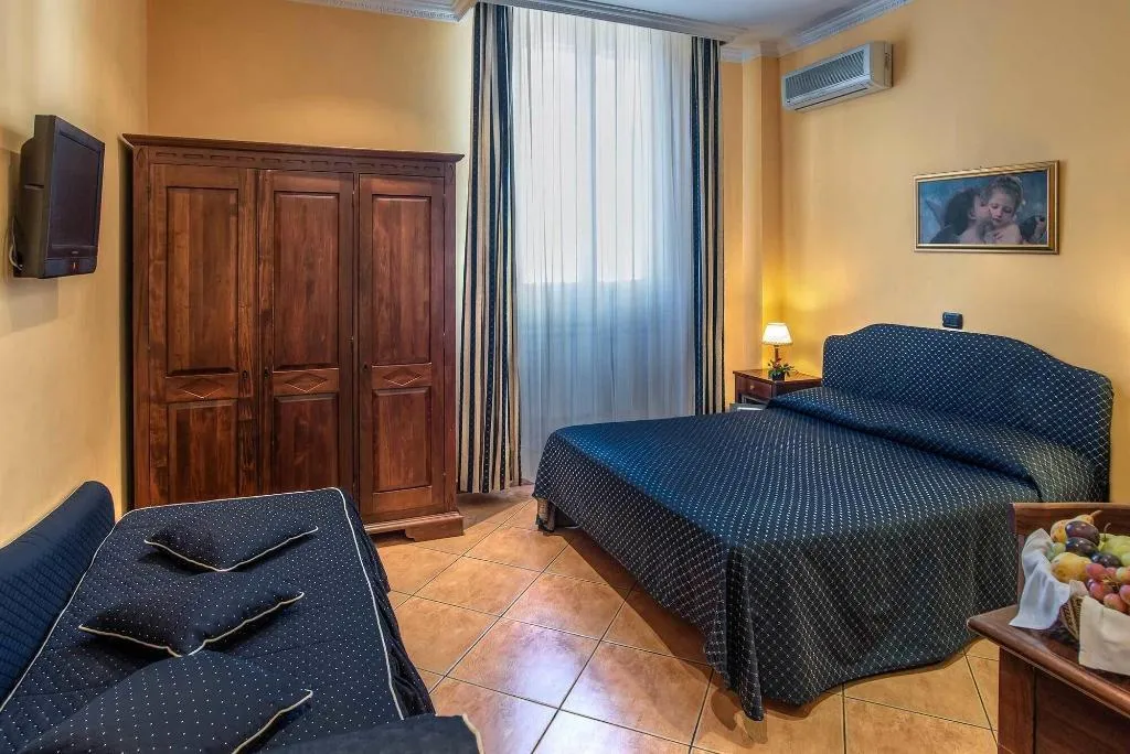 Room, Hotel Caracciolo, Naples