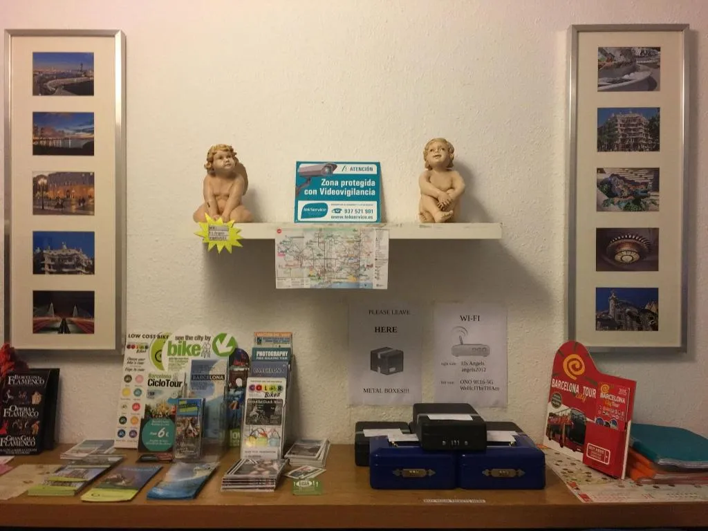 Sports and Entertainment, Break BCN - Hostal & Coffeebar, Barcelona