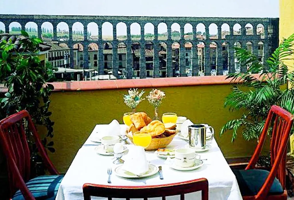 Terrace, ELE Acueducto, Madrid