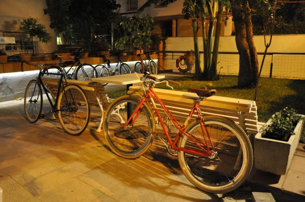 Sports and Entertainment, Lemon Garden Hostel Sevilla, Seville