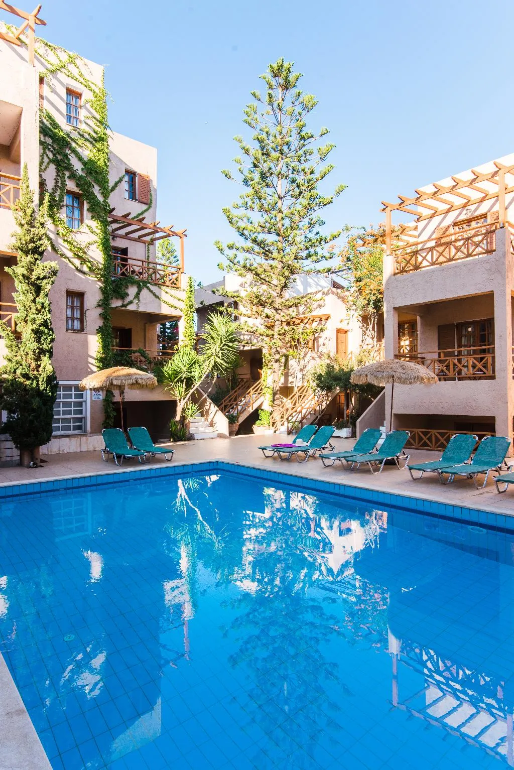 Pool, Anna Maria, Crete
