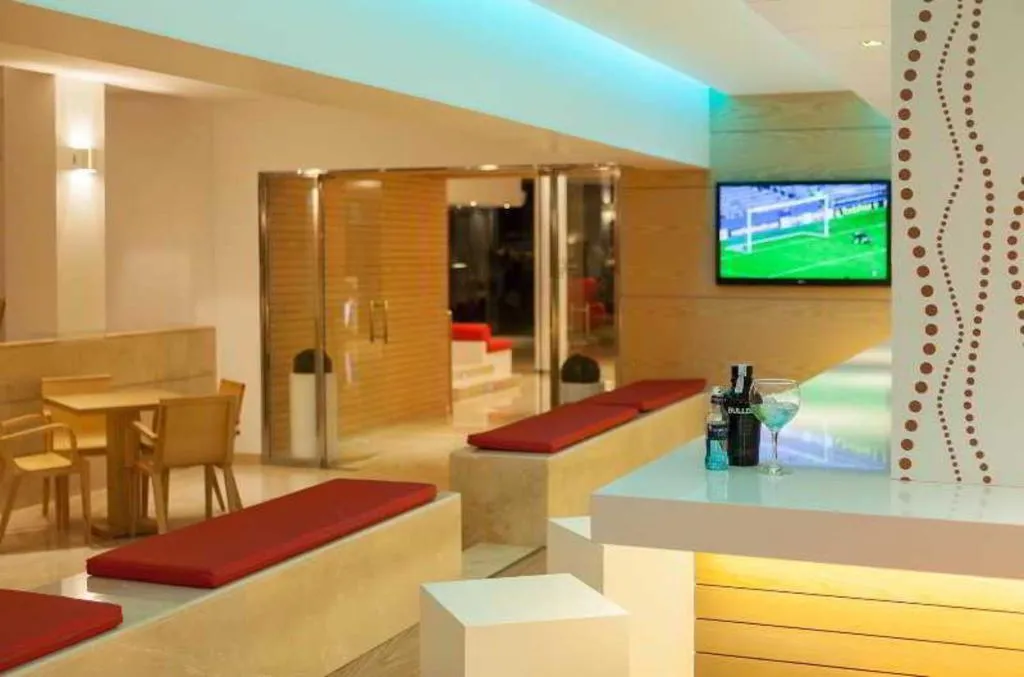 Bar, Apartamentos Sol de Alcudia, Majorca