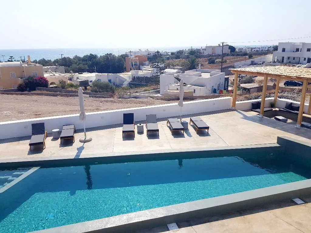 Pool, MyLithos Suites, Santorini