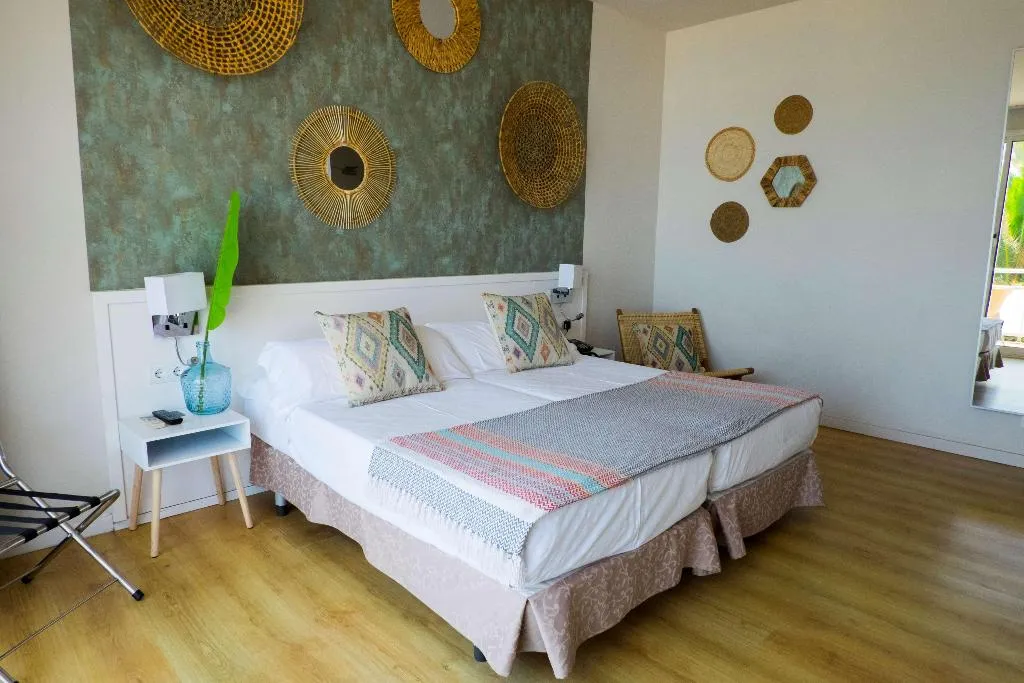 Room, Subur Maritim, Costa Brava