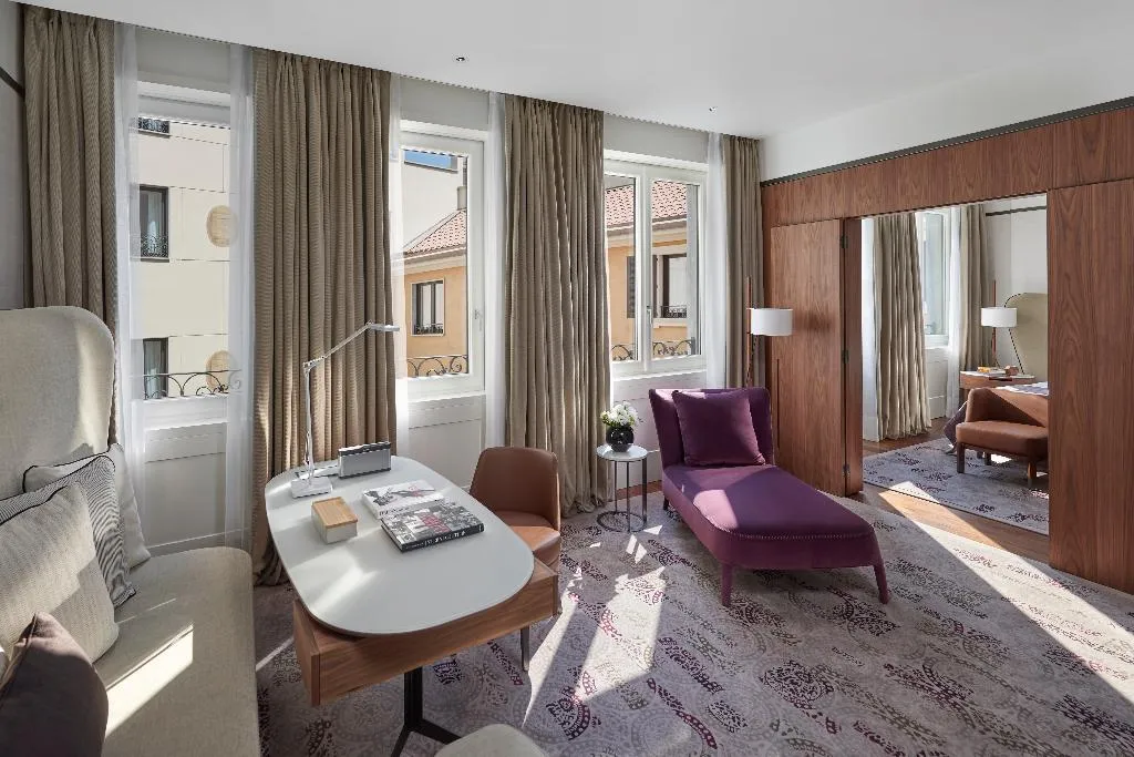 SUITE EXECUTIVE Room, Mandarin Oriental Milan, Milan