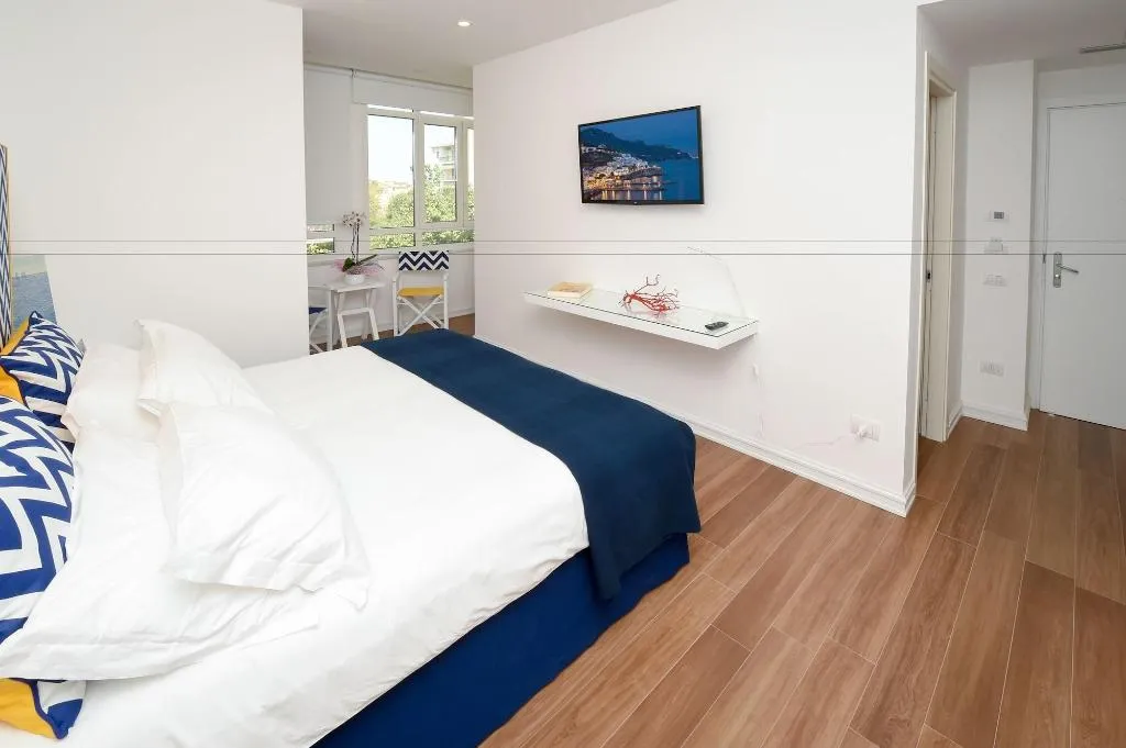 Room, Casa Pantone, Naples