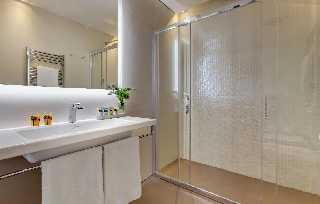 DOUBLE SUPERIOR QUEEN BED Room, Singer Palace Hotel, Rome