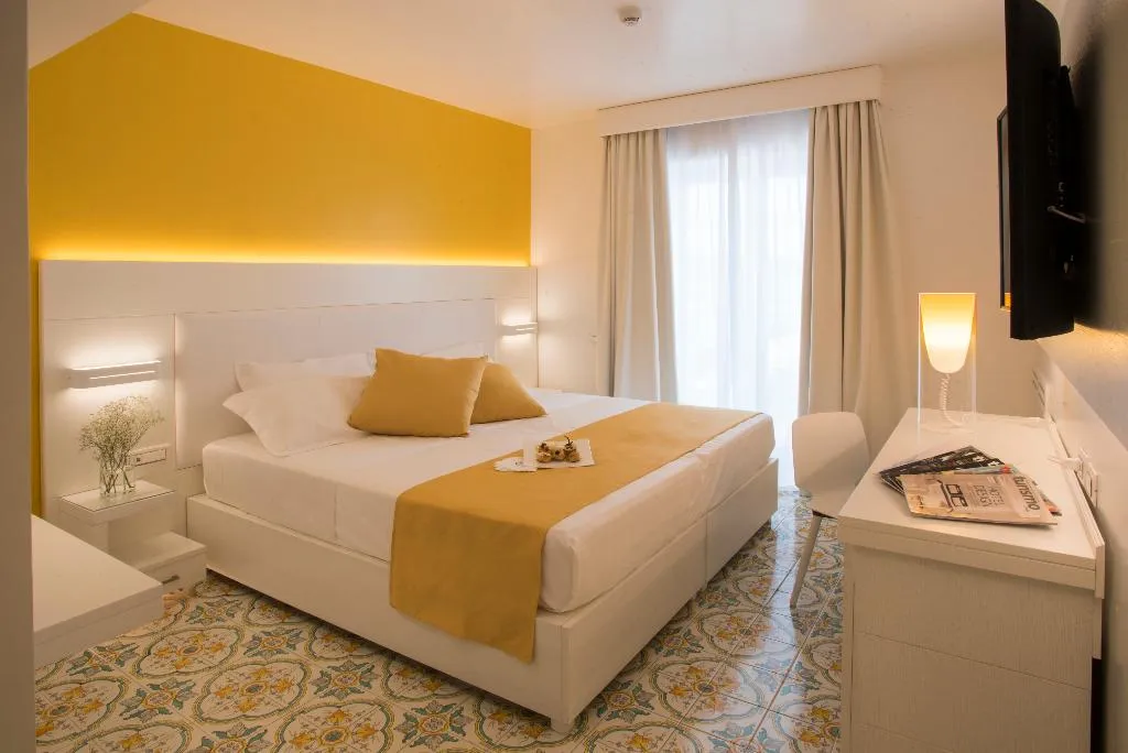 DOUBLE SUPERIOR Room, Lloyd's Baia, Naples