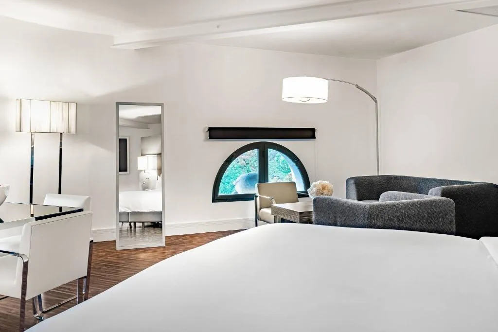 Room, AC Hotel Palacio del Retiro Autograph Collection, Madrid