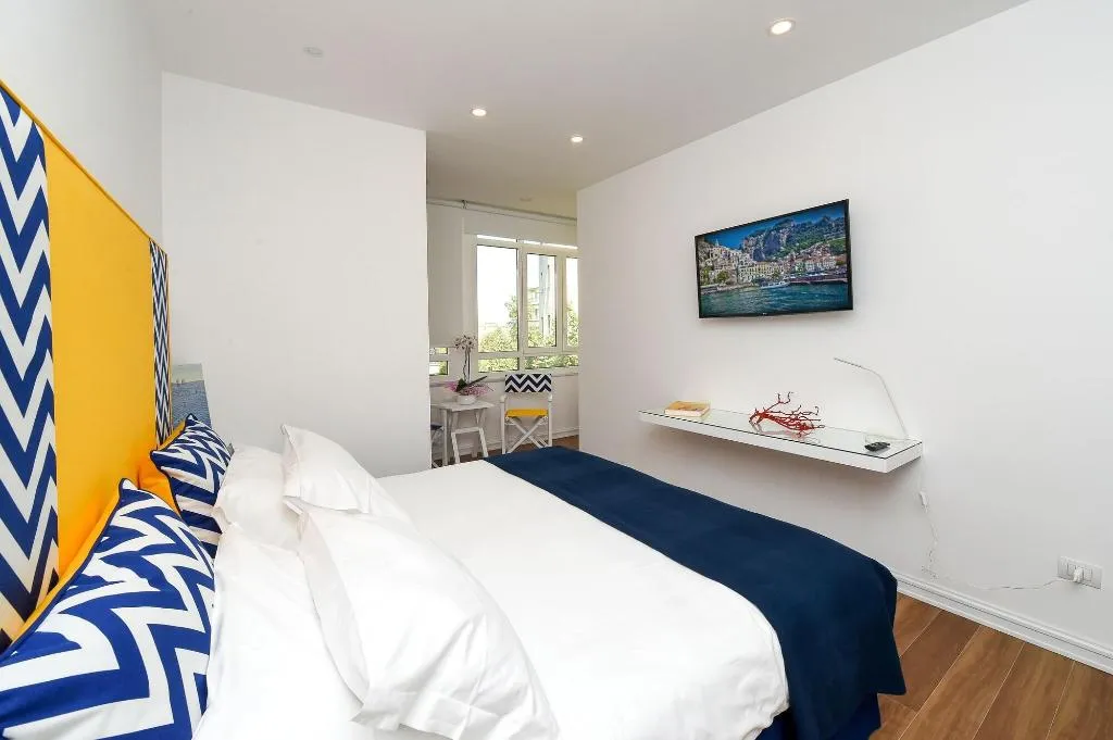 Room, Casa Pantone, Naples