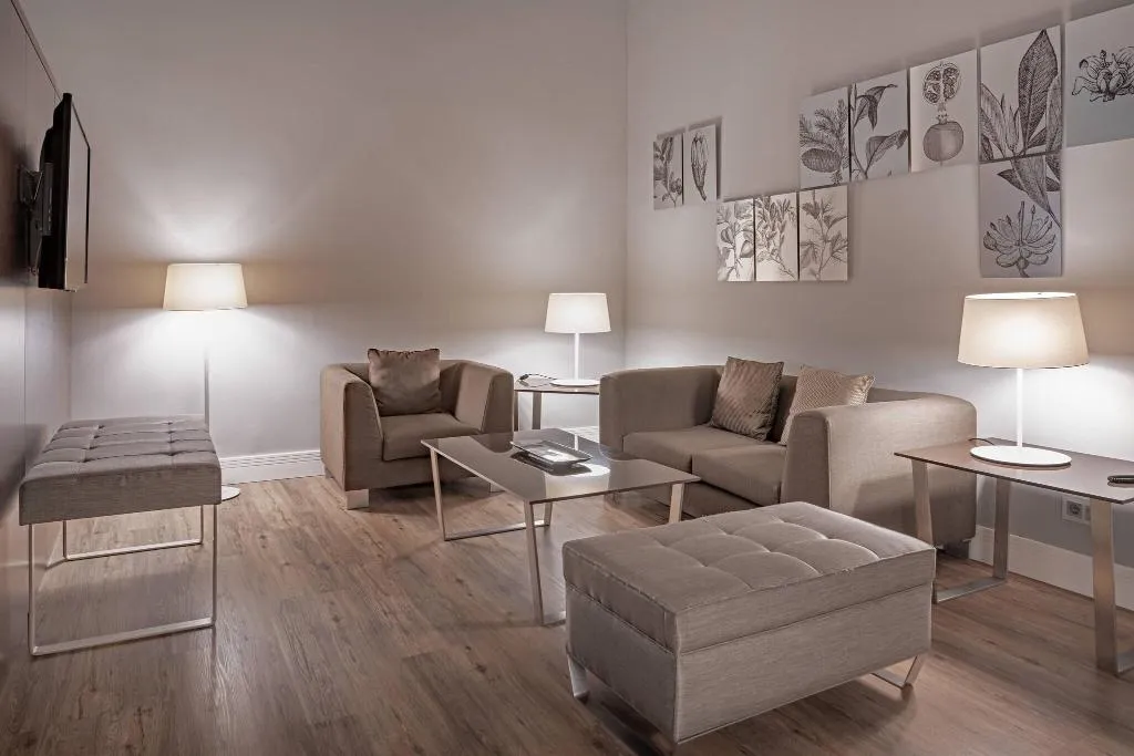 Room, AC Hotel Palacio del Retiro Autograph Collection, Madrid