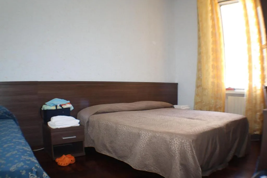 Room, Lam Guest House, Naples