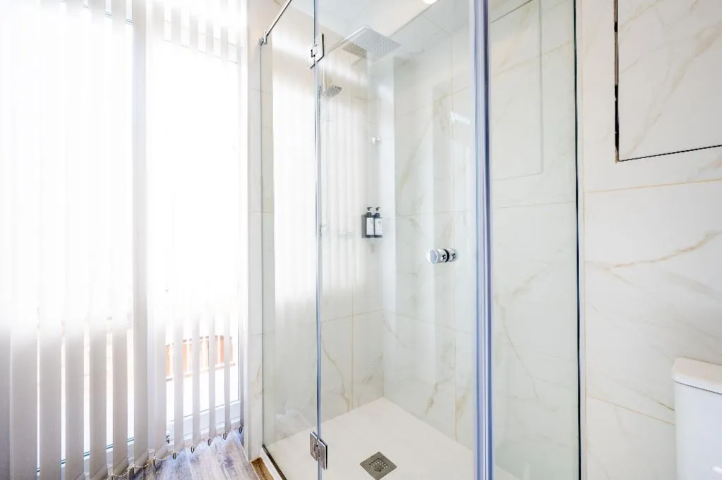 DOUBLE WITH BALCONY Room, C4 Retreats Gozo, Gozo