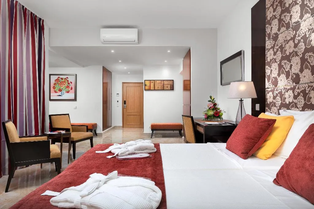 STUDIO DELUXE Room, Grand Muthu Forte da Oura, Algarve