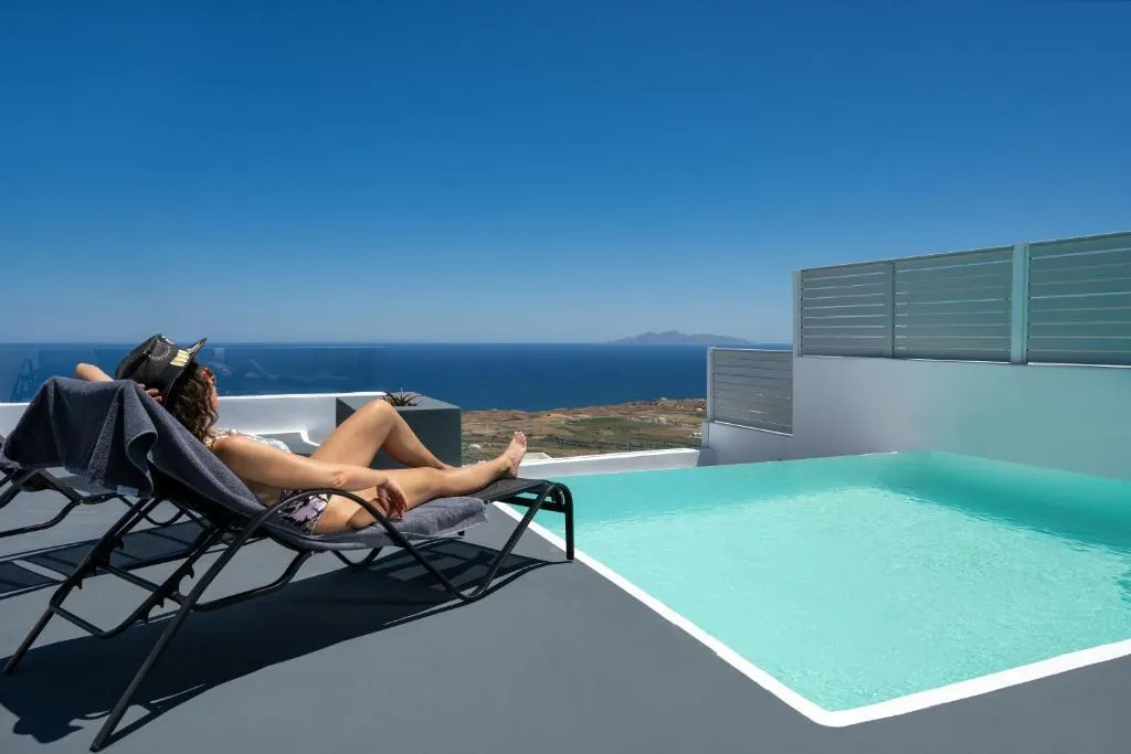 SUITE SUPERIOR WITH PRIVATE POOL Room, Siete Mares Luxury Suites, Santorini