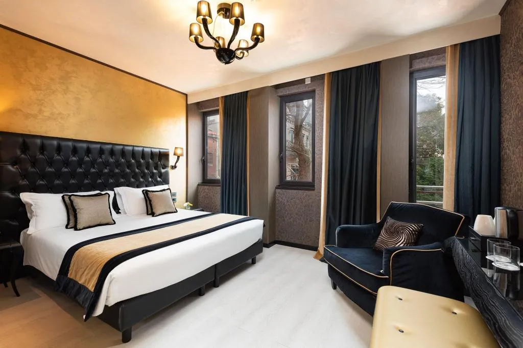 DOUBLE SUPERIOR Room, Carnival Palace, Venice