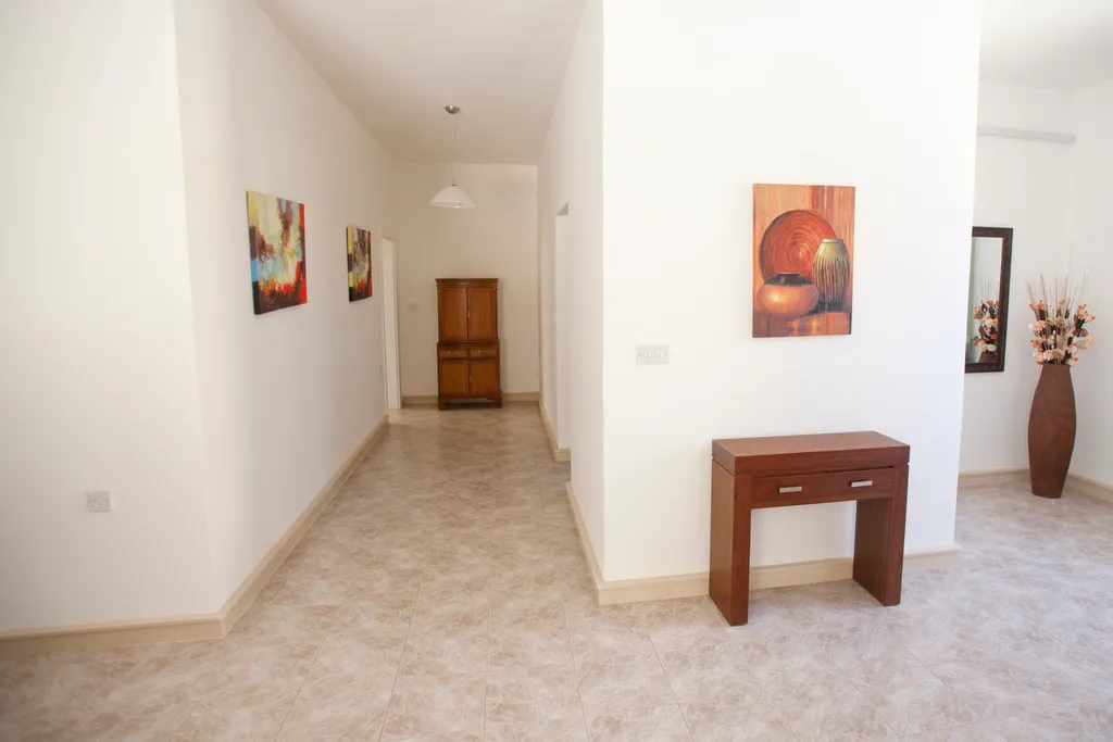 VILLA FOUR BEDROOMS WITH PRIVATE POOL Room, Hgieri, Gozo