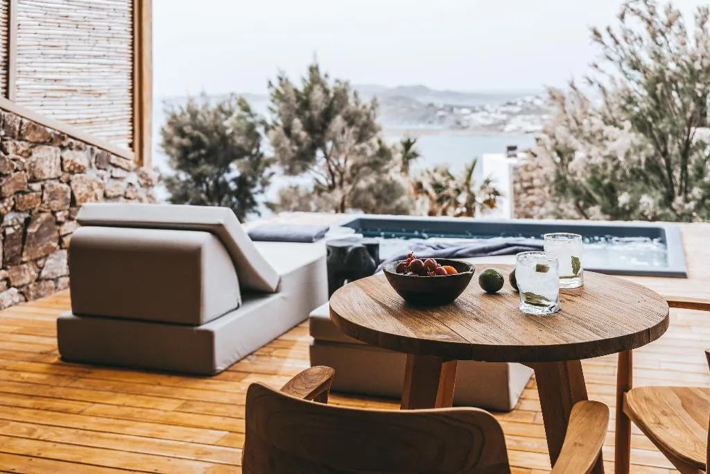 SUITE WITH JACUZZI Room, Alissachni Mykonos, Mykonos