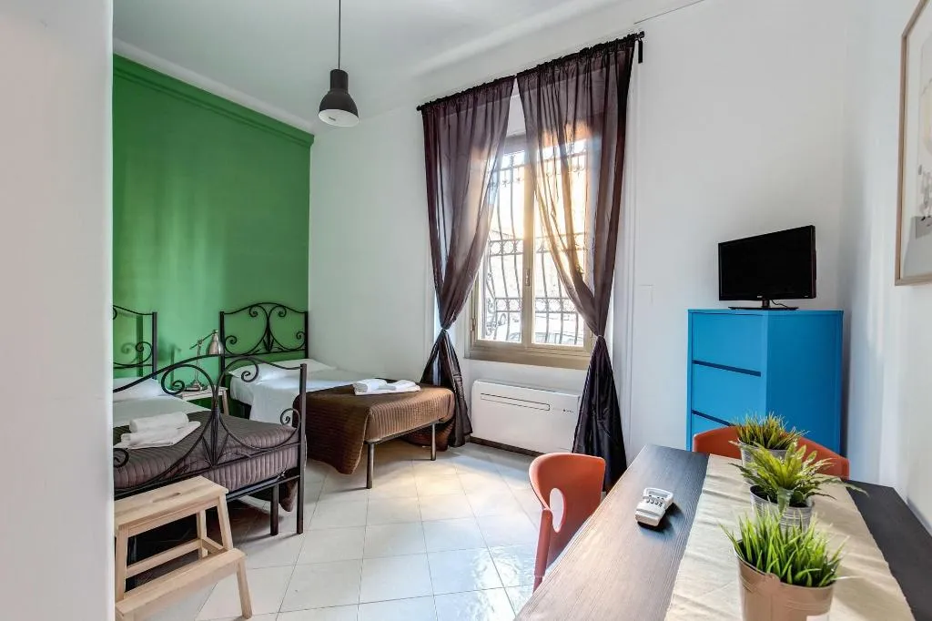 Room, B&B Locanderia, Naples