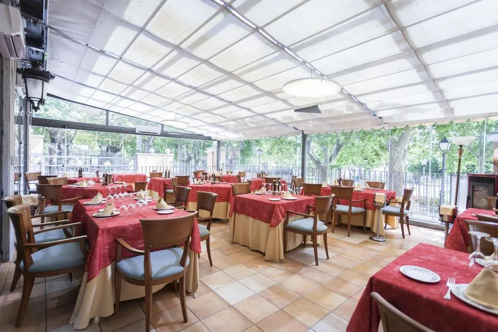 Restaurant, Hospedium Hotel Los Lanceros, Madrid