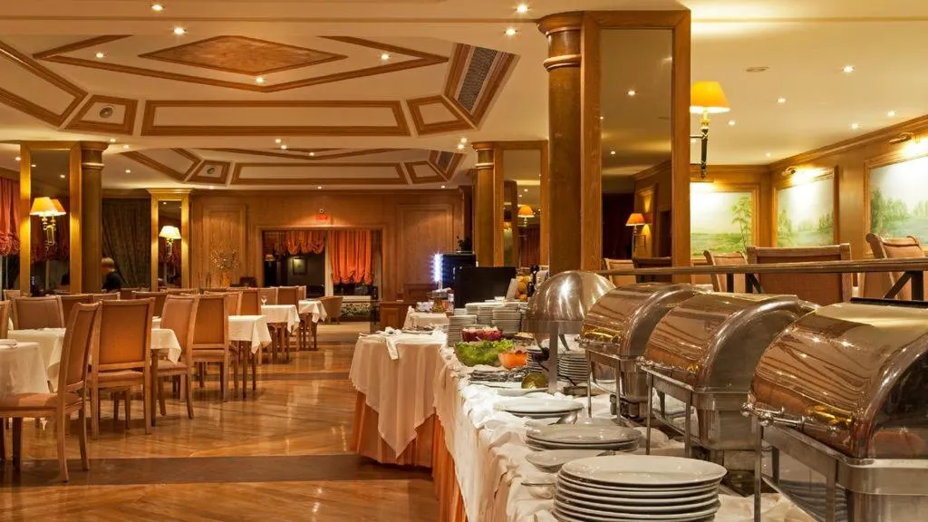 Restaurant, Carcavelos Beach Hotel, Lisbon