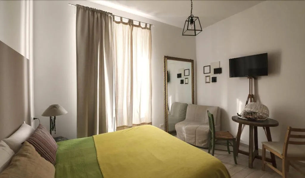 Room, B&B Room of Arts, Naples