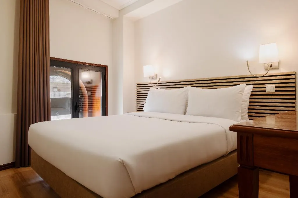 DOUBLE BASIC Room, Da Bolsa, Porto