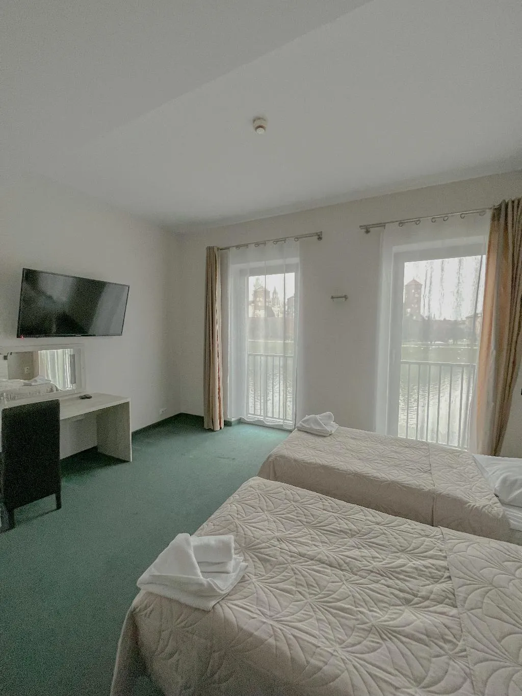 DOUBLE SINGLE USE RIVER VIEW Room, Poleski, Krakow