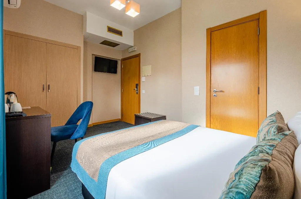 Double or Twin STANDARD Room, DAH Dom Afonso Henriques, Lisbon