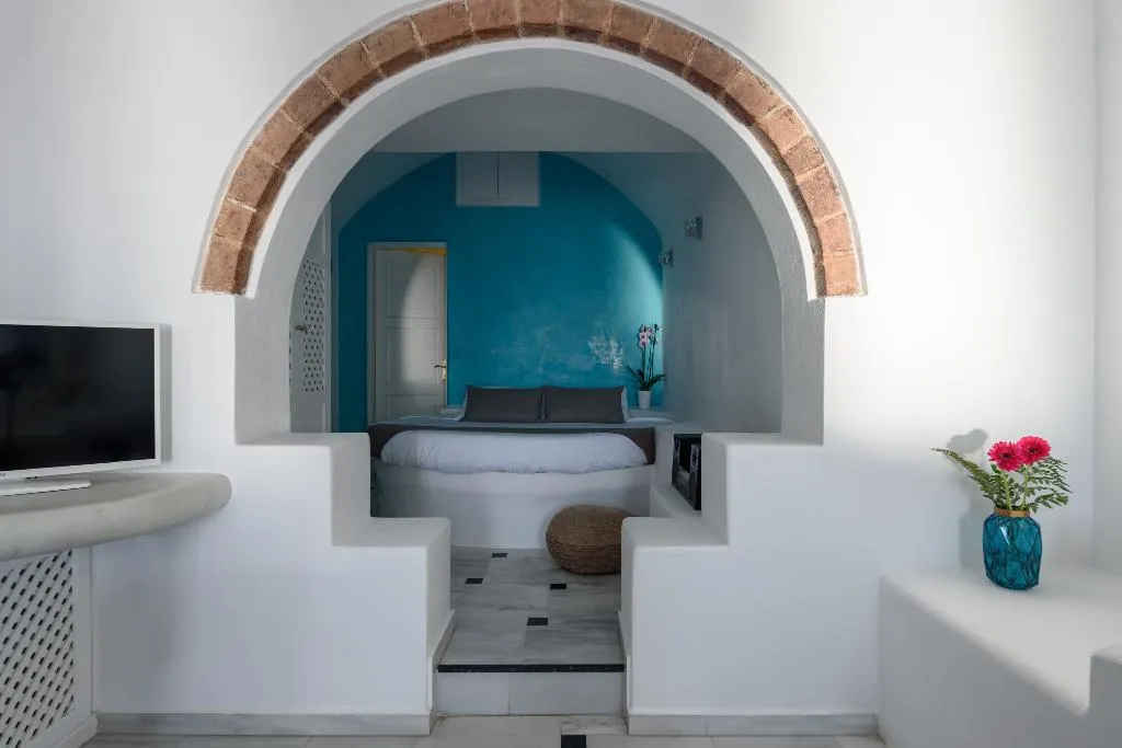SUITE HONEYMOON Room, Pegasus Suites & Spa, Santorini