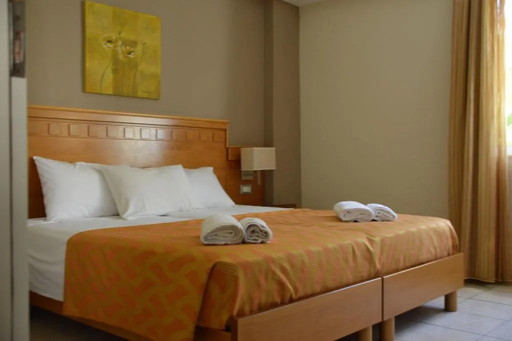 Room, Helios, Crete