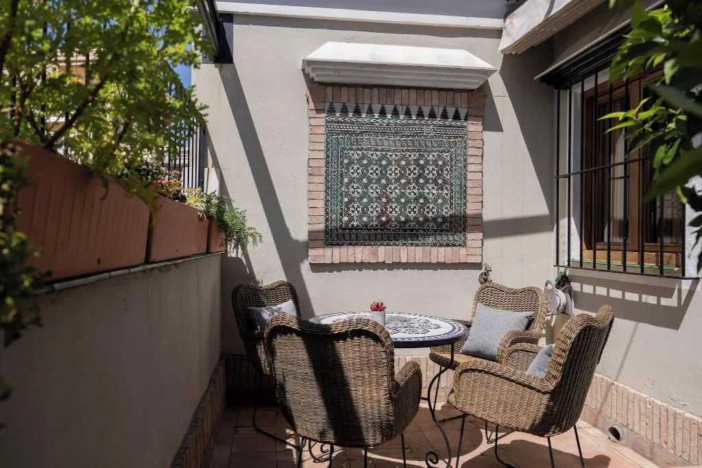 DOUBLE GRAND Room, Gravina 51, Seville