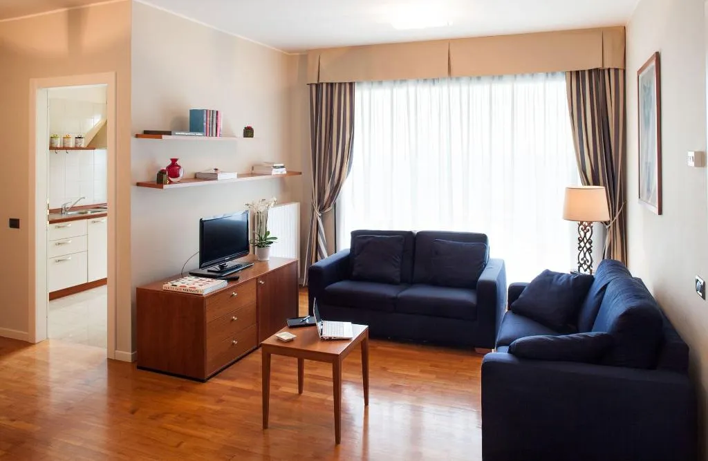 Room, Cosmo Residence, Milan