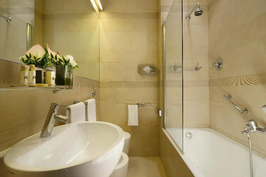 DOUBLE CLASSIC Room, The Hoxton Rome, Rome