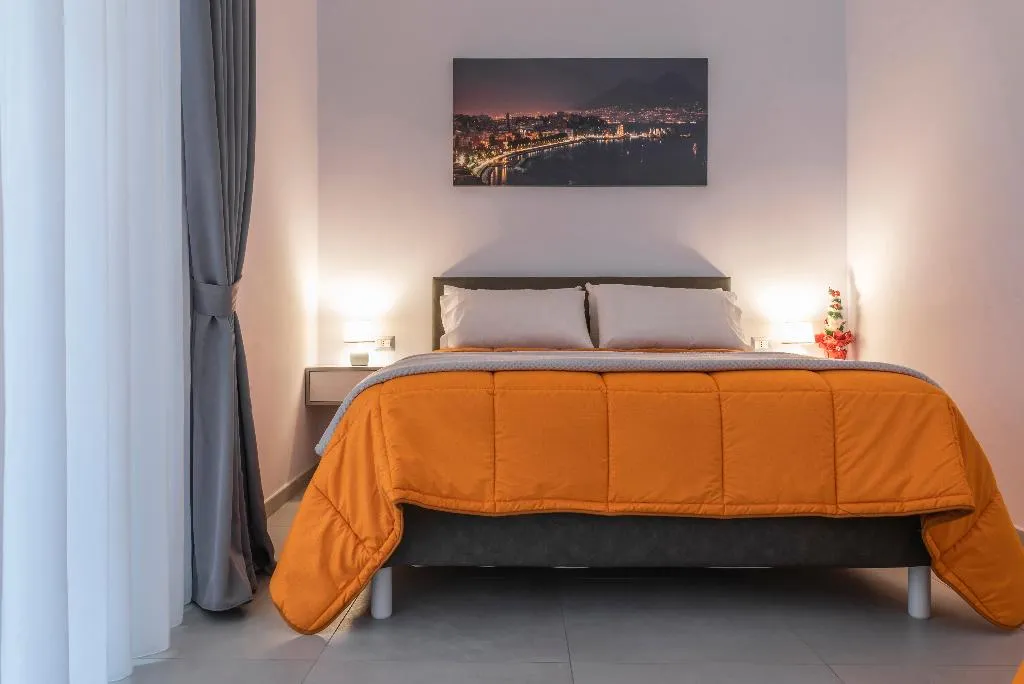 Room, Casina Rossa, Naples