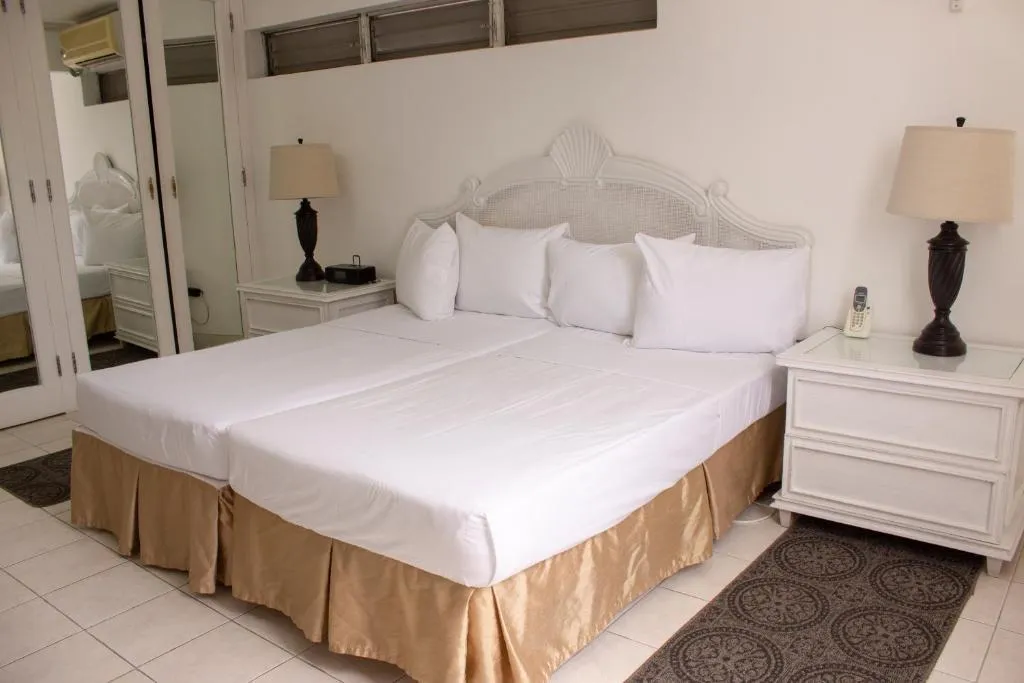 APARTMENT ONE BEDROOM Room, Pirate's Inn Hotel, Barbados
