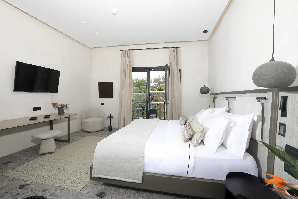 JUNIOR SUITE WITH JACUZZI Room, Aeonic Suites & Spa, Mykonos