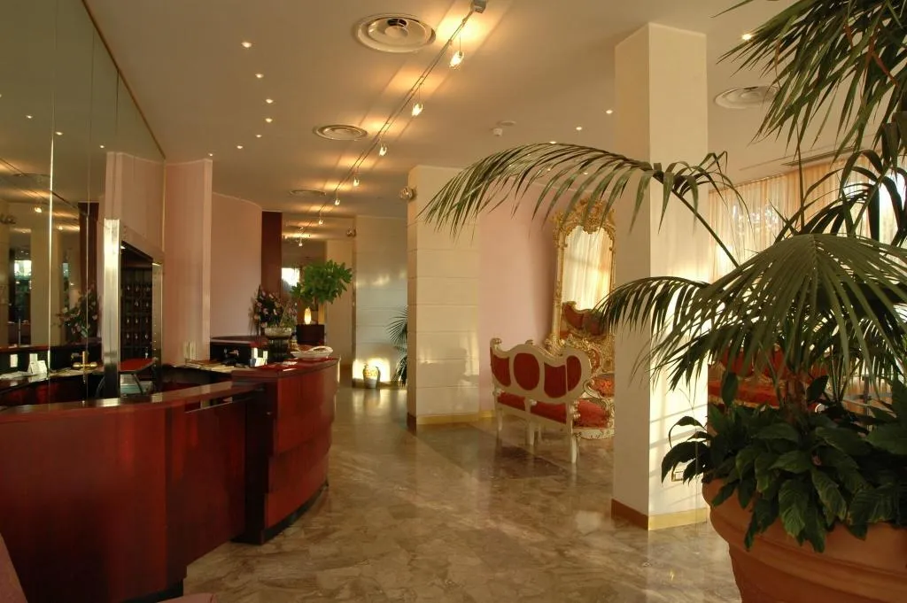 Lobby, Reginna Palace, Naples