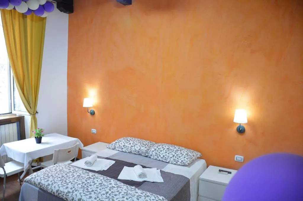 Room, Roma Hotel Srls, Naples