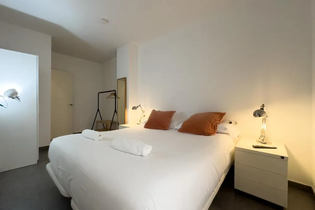 APARTMENT TWO BEDROOMS Room, Ainb Barcelona Sants Apartments, Barcelona
