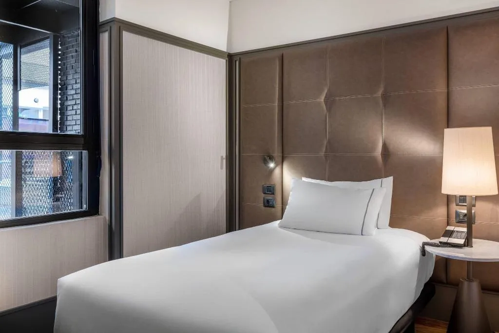Room, AC Madrid Avenida de America, Madrid