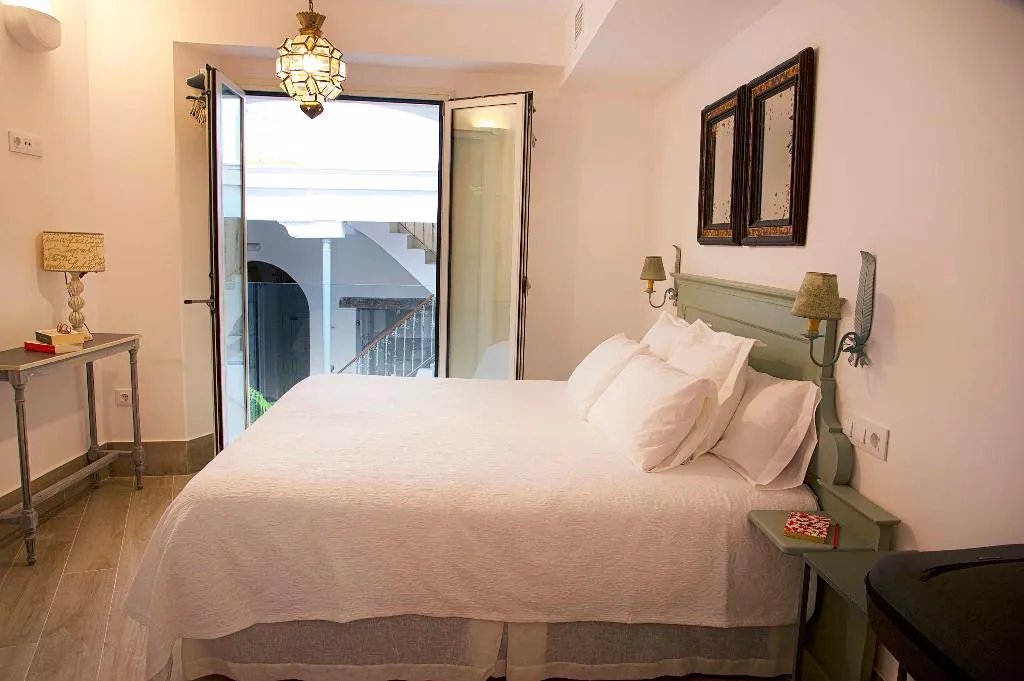 APARTMENT DELUXE Room, Overland Suites Catedral Luxury Apartments, Seville