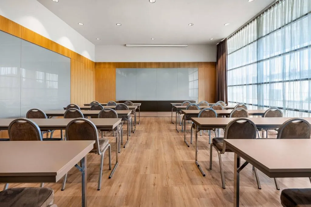 Conferences, AC Barcelona Diagonal D'Illa, Barcelona
