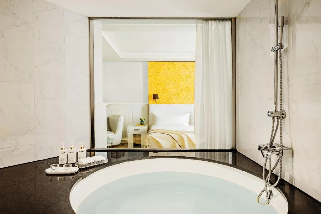 DOUBLE SUPERIOR Room, Hotel Colón Gran Meliá, Seville